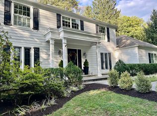 886 Goshen Rd, Newtown Square, PA 19073