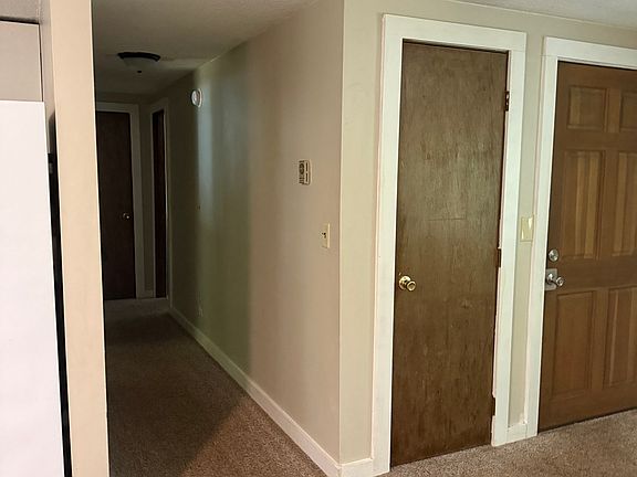 5th image of 202 Grove St Unit 1