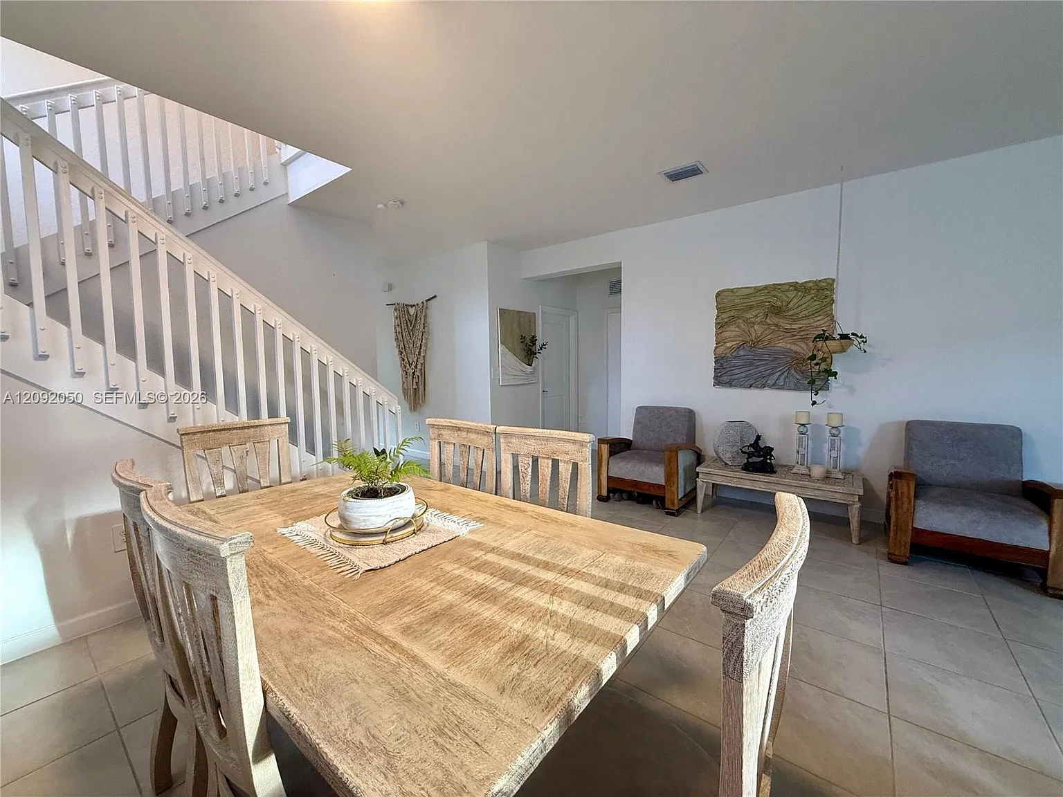 3 bed, 2.5 bath, 2465 sqft, $4,000 — Photo 4
