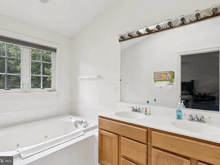 4322 Thomas Brigade Ln — Photo 17