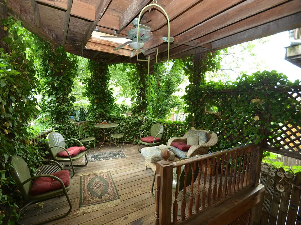 Covered "Treehouse" Rear Deck