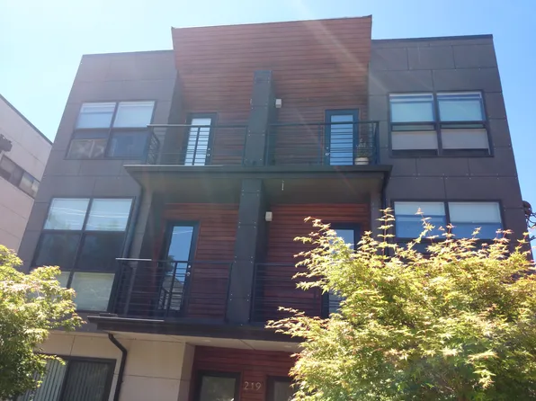 219 12th Ave E, Seattle, WA 98102