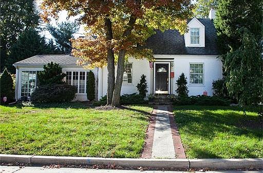 1st image of 49 Voorhees Pl