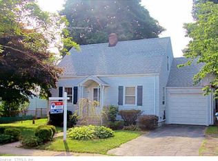 17 Pleasant Dr, Hamden, CT 06514