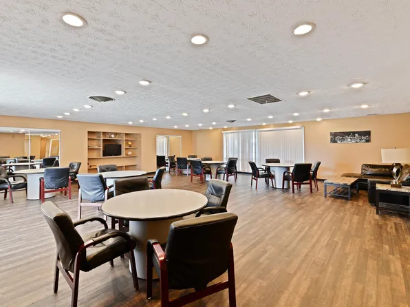 Oakwood Village, 10800 Valette Cir W, Miamisburg, OH 45342