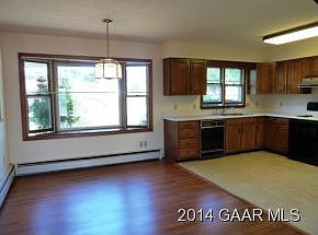 3rd image of 221 Cambridge Dr