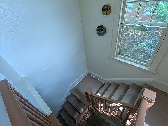 4th image of 1130 S Lawrence St