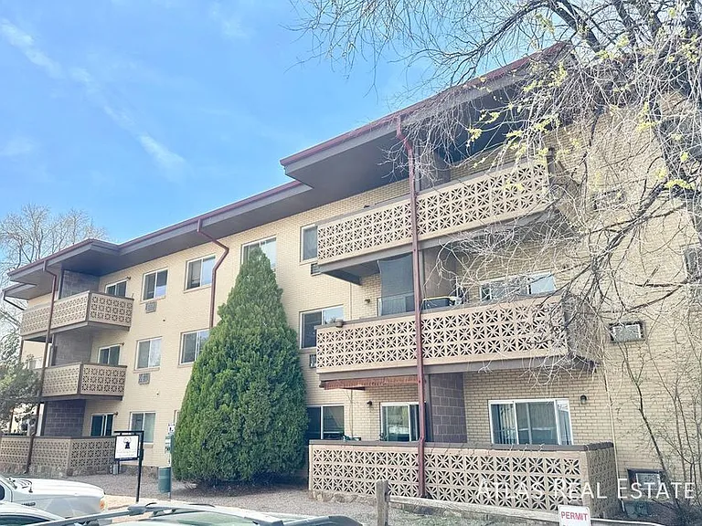 312 W Alabama Ave — Photo 22