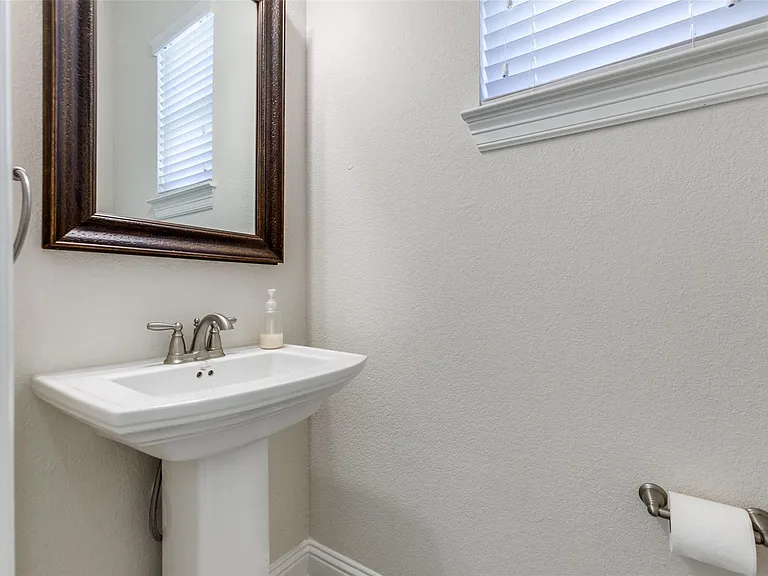 12618 Akenside Rd — Photo 14