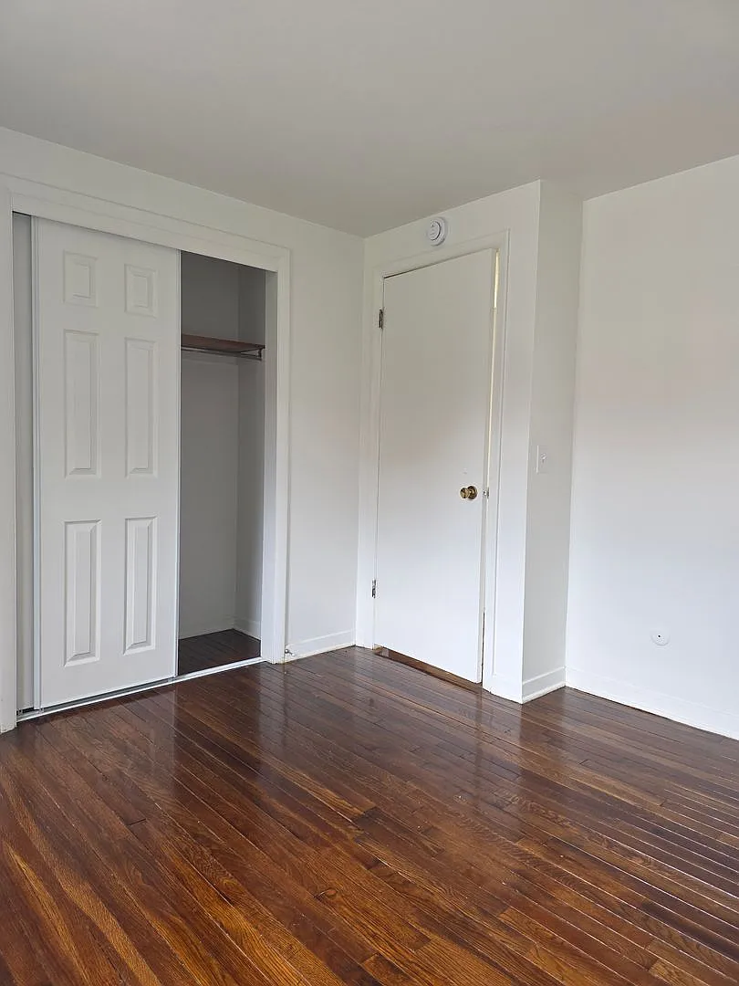 2 bedroom upper — Photo 1
