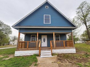 409 E 9th St, Harper, KS 67058