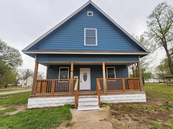 409 E 9th St, Harper, KS 67058