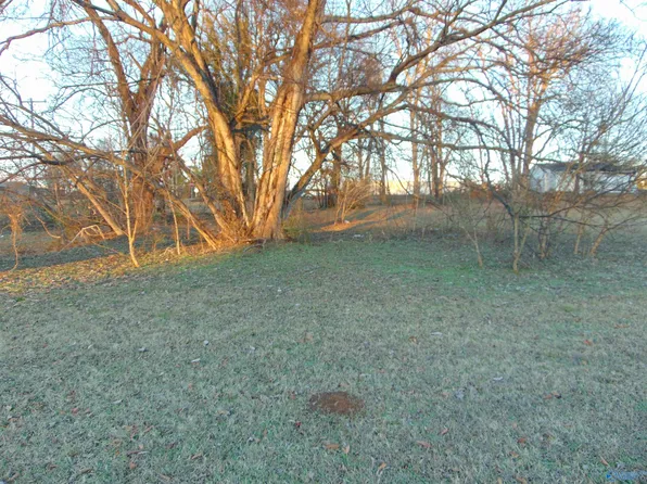 118 Church St NE, Decatur, AL 35601