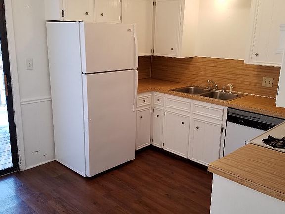 3rd image of 4640 Wyatt St SW