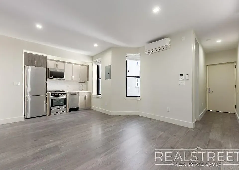 1647 8th Ave #2B