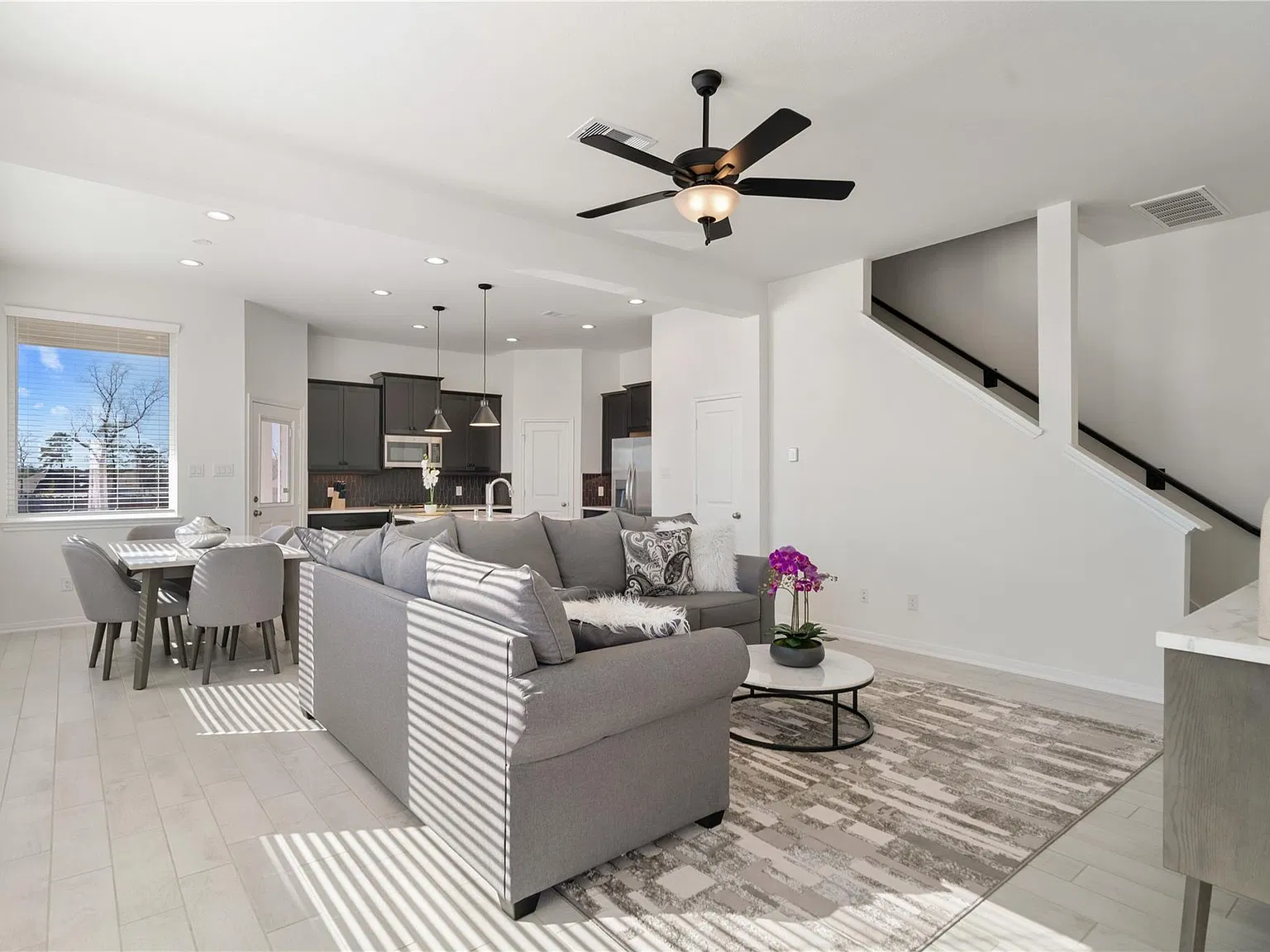 3 bed, 2.5 bath, 1646 sqft, $2,550 — Photo 1