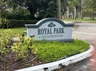108 Royal Park Dr APT 2D, Oakland Park, FL 33309