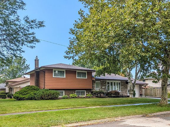 2nd image of 3139 Chipman Cres