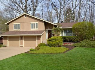 697 Stoney Brook Rd, Northfield, OH 44067