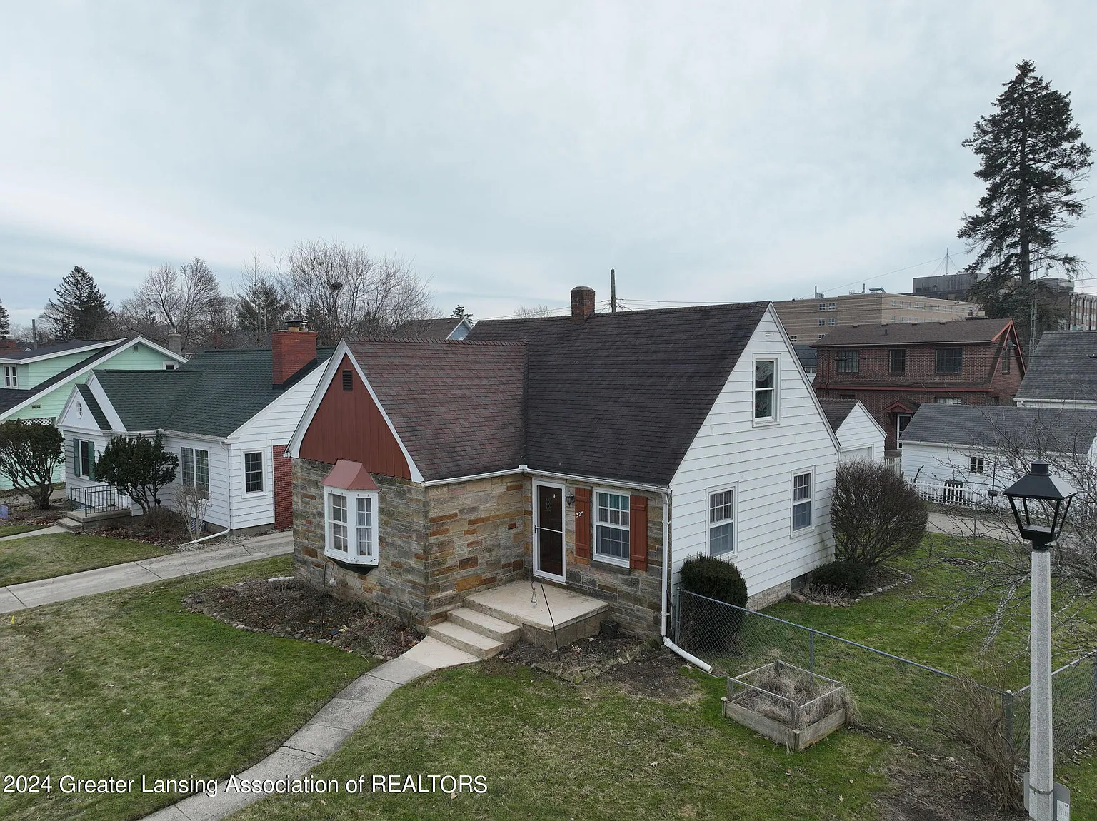 323 Kensington Rd photo 1