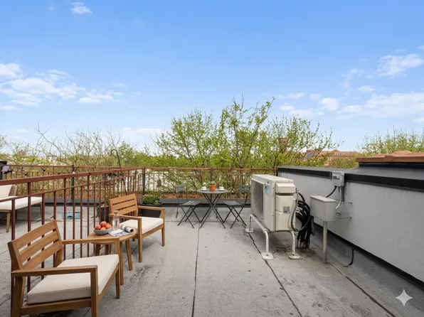 492 Gates Avenue image 1 of 5