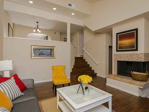 4th image of 3253 Caminito Eastbluff Unit 26