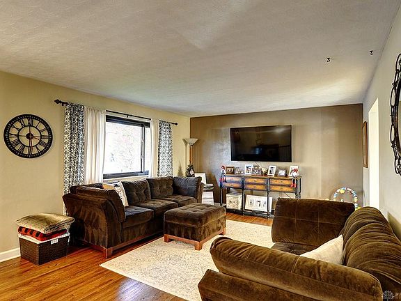 5th image of 205 Stadia Dr