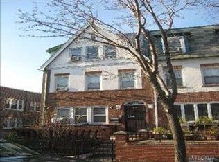 2150 24th St, Astoria, NY 11105