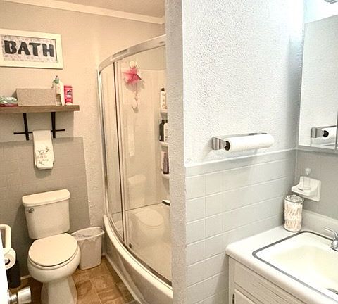 4th image of 619 Evergreen Park Dr