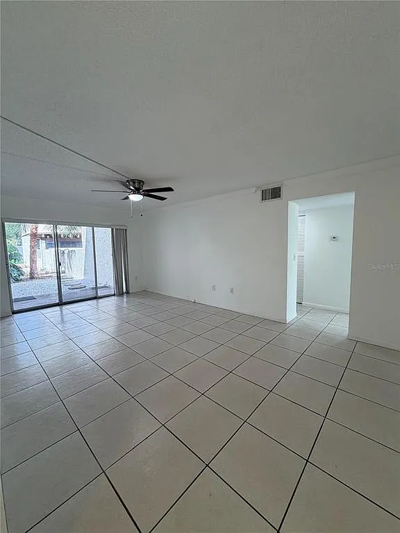 2 bed, 1.0 bath, 857 sqft, $1,600 — Photo 3