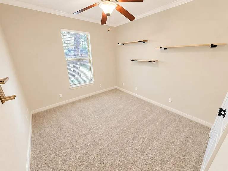 1005 Fawn Holw — Photo 6