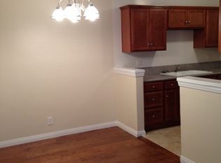 8307 Zelzah Ave APT 5, Northridge, CA 91325