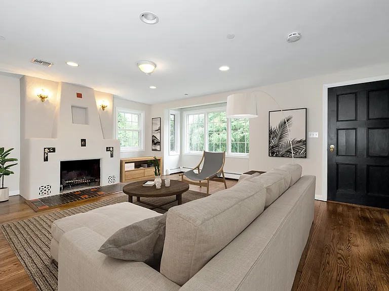 181 Washington St — Photo 8