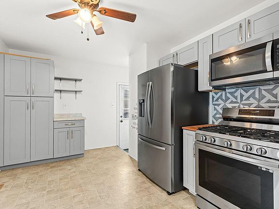 3rd image of 5236 Woodward St