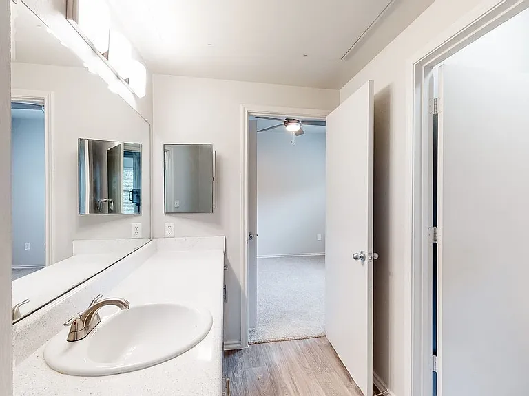 Sereno Park Apartments — Photo 90