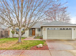 929 Rebecca Dr, Phoenix, OR 97535