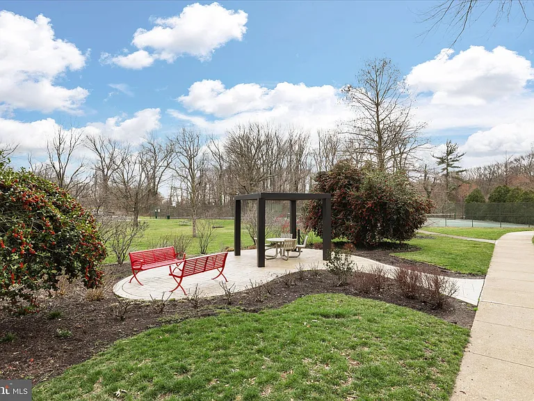 6641 Wakefield Dr #703 — Photo 58