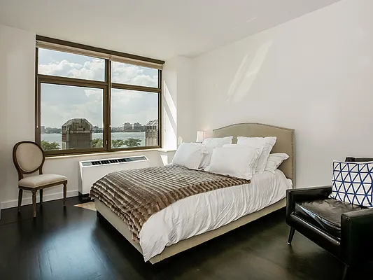 Sold by Sotheby's International Realty | media 15