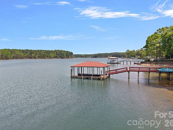2nd image of 139 Hawkes Point Dr