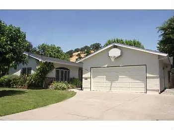 222 Cobblestone Dr photo 1