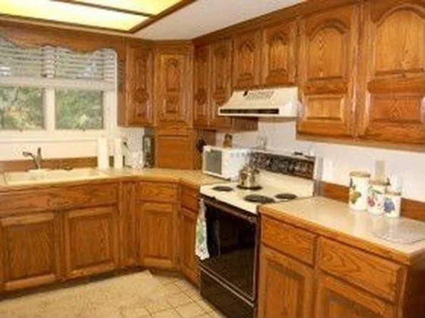 1683 Whispering Oaks Dr, Ogden, UT 84403