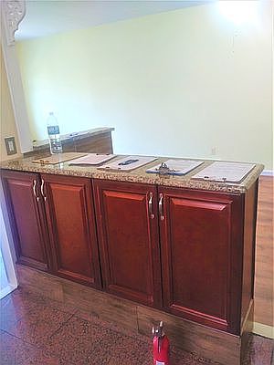 3rd image of 917 E 32nd St Floor 2