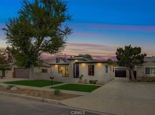 16627 Gilmore St, Van Nuys, CA 91406