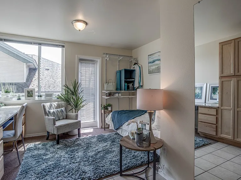 Studio Apartments near Fremont and Wallingford — Photo 3