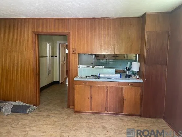 555 Ursuline Dr — Photo 3