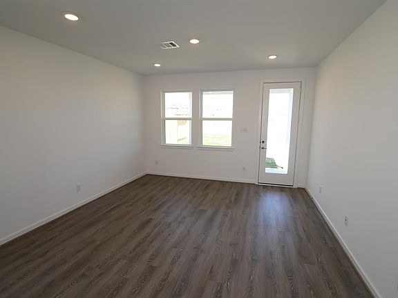 5th image of 1728 Greendale Dr