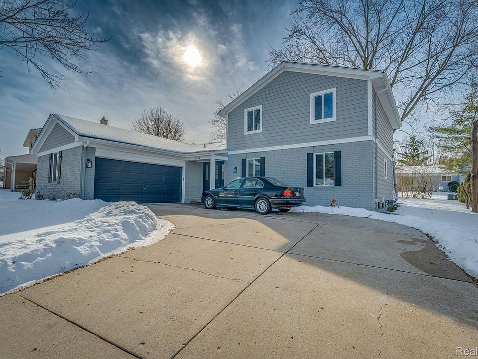 1st image of 2665 Armstrong Dr