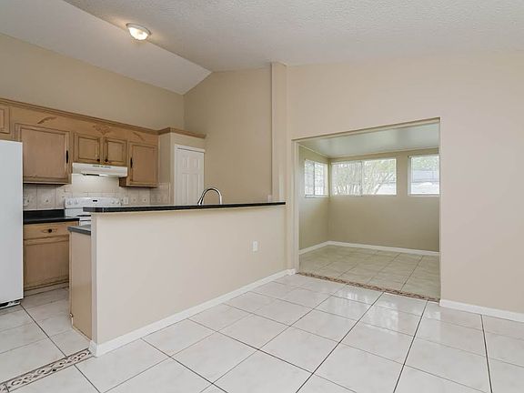 3rd image of 2418 Parsons Pond Cir