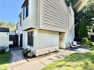 104 Harwinton Ct, Camillus, NY 13031