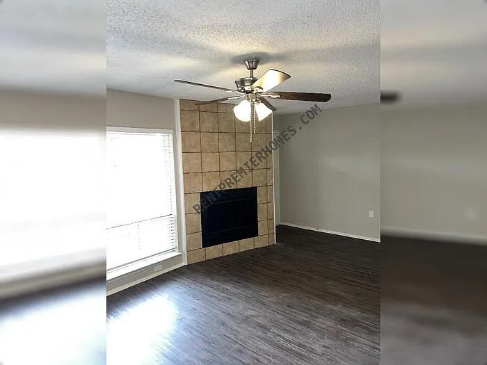 2911 Lake Briar — Photo 2